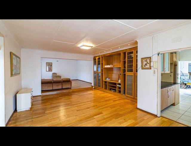4 BEDROOM HOUSE FOR SALE IN MONDEOR
